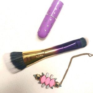 Dual sided Tarte Brush